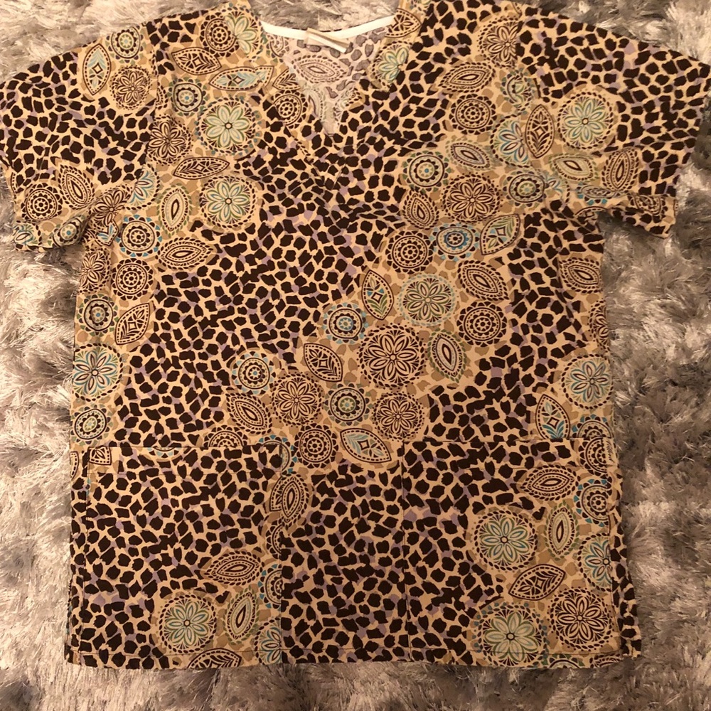 Scrub top - Picture 5 of 9